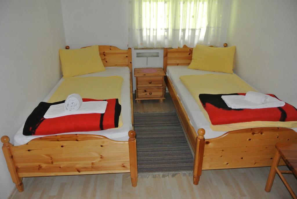 Haus Pock Apartments Presseggersee Quarto foto